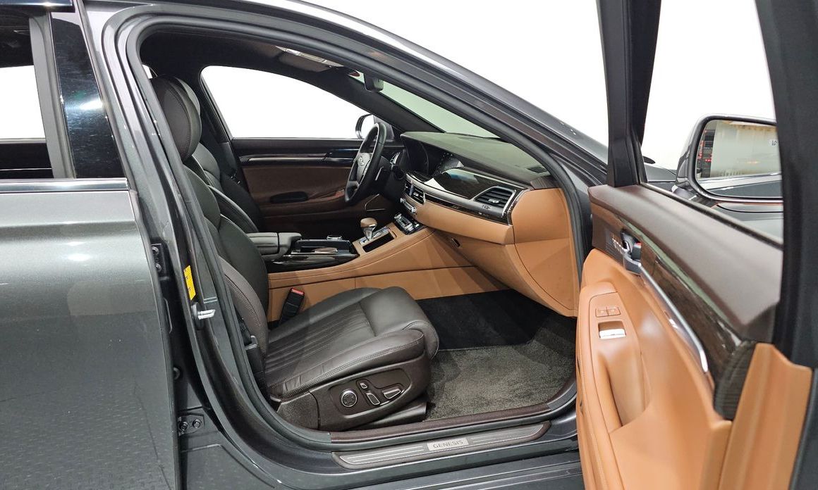 Genesis G90 2021