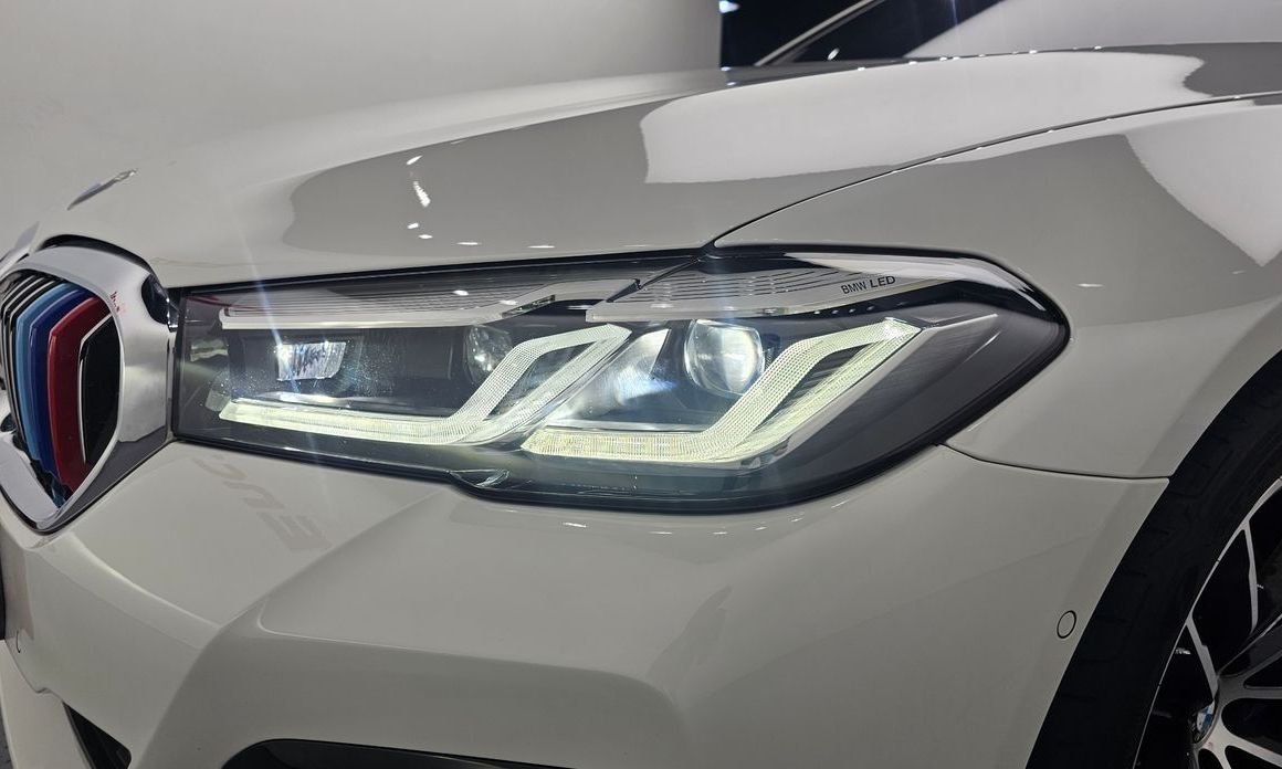 BMW 5-Series 2023