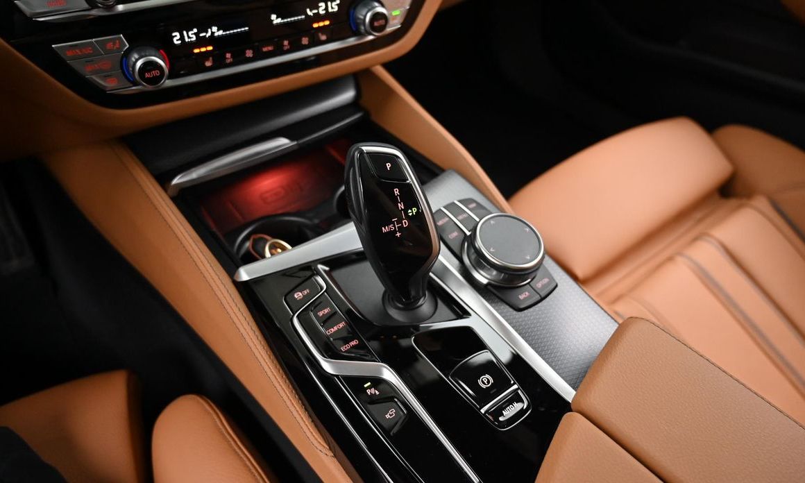 BMW 5-Series 2023