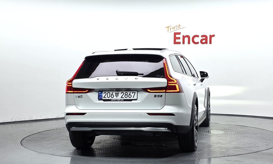 Volvo V60 2023