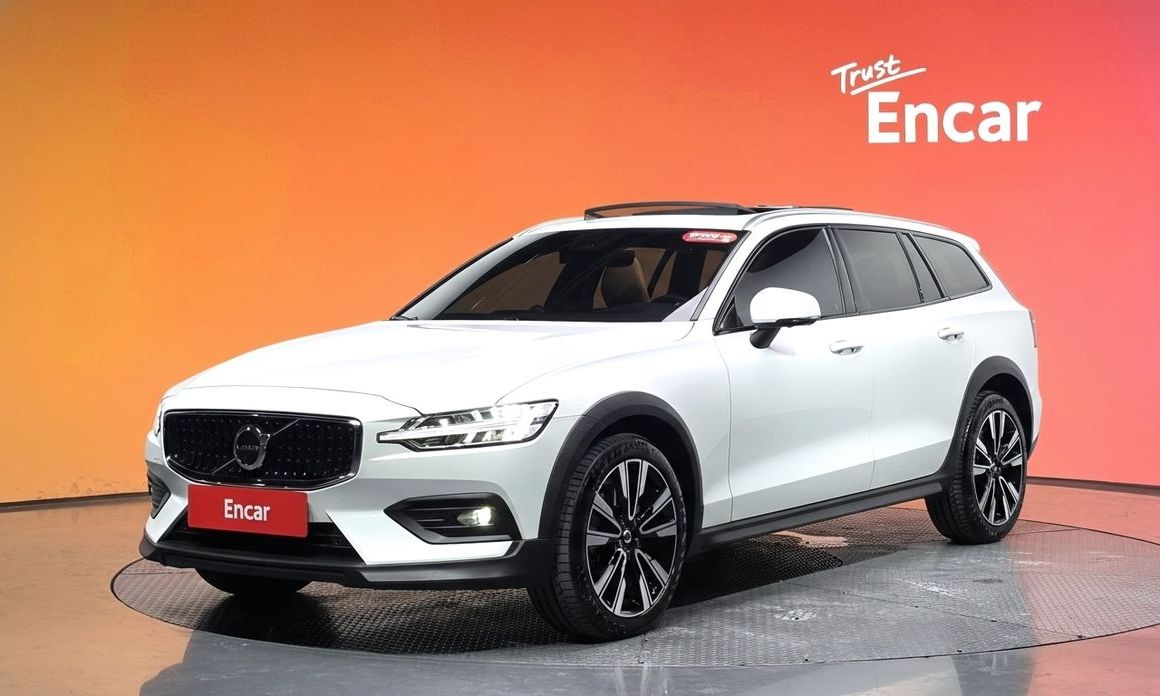 Volvo V60 2023