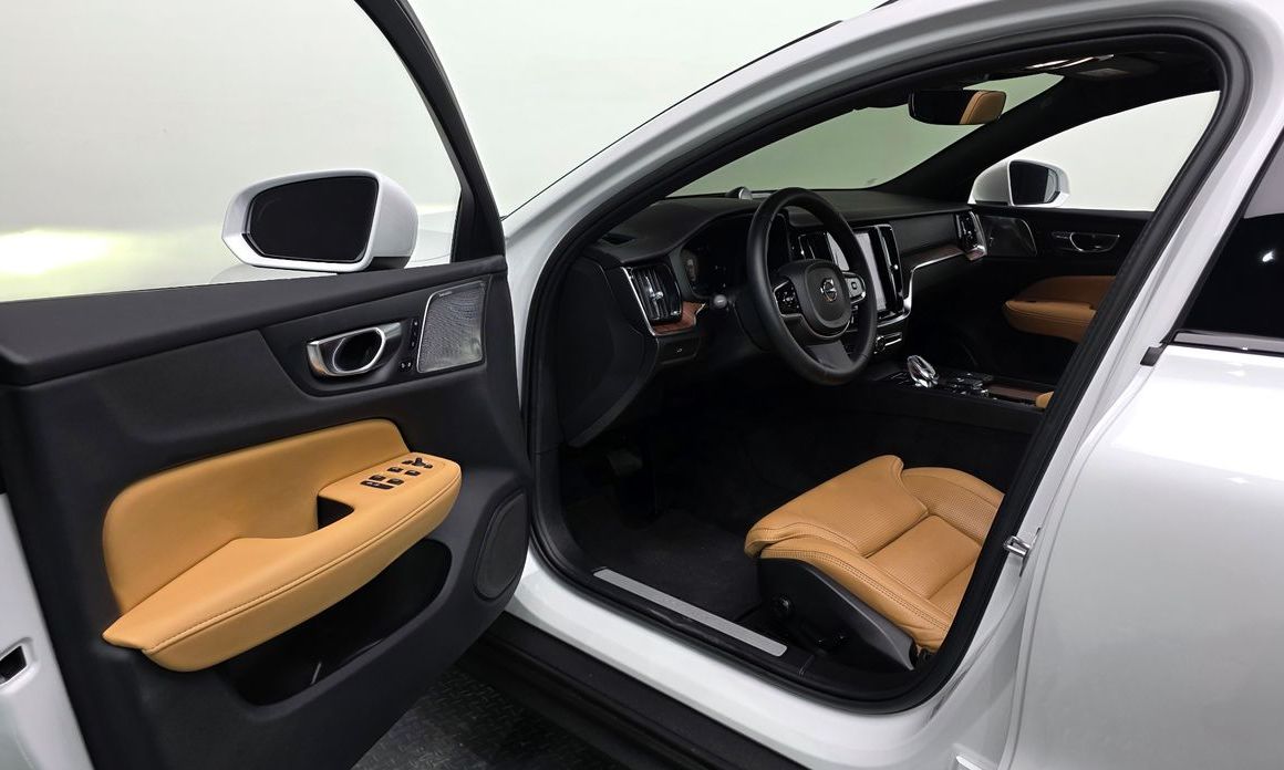 Volvo V60 2023