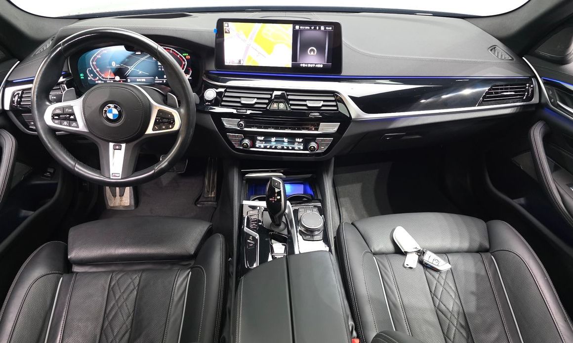 BMW 5-Series 2023