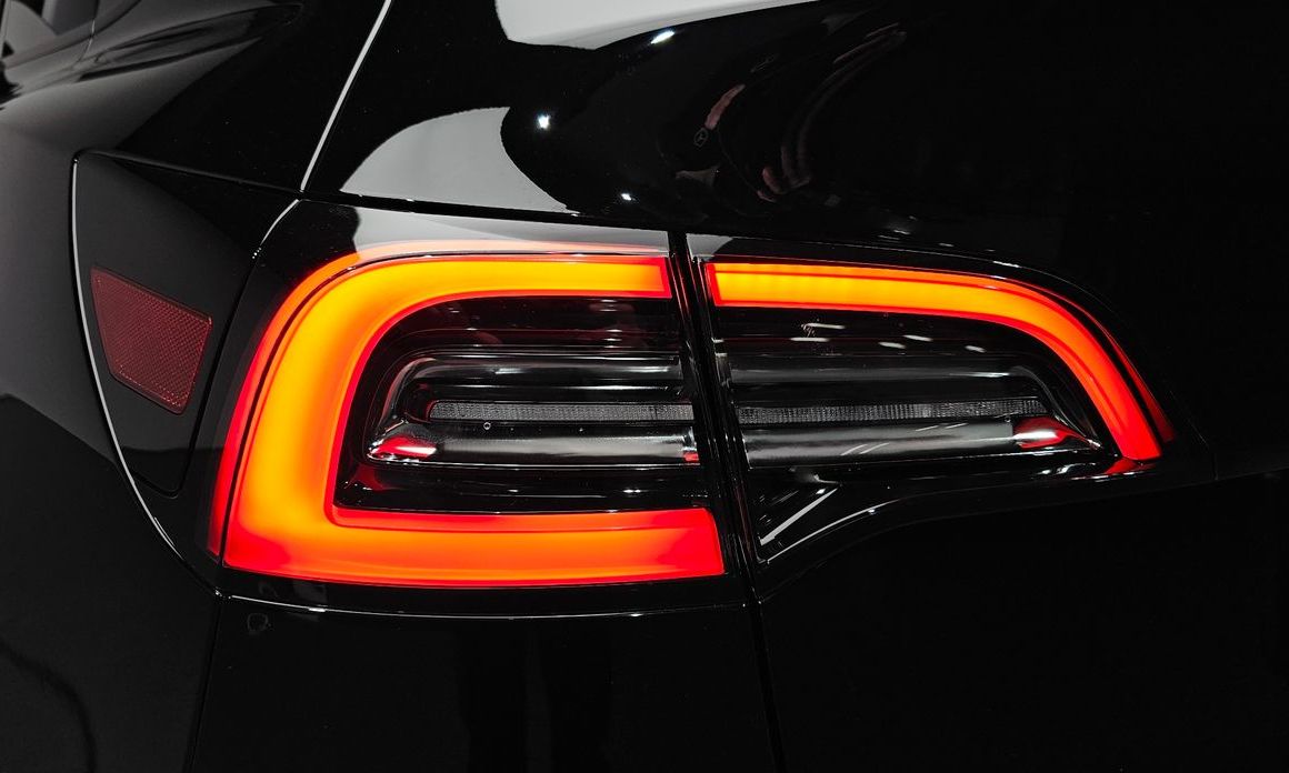 Tesla Model Y 2024