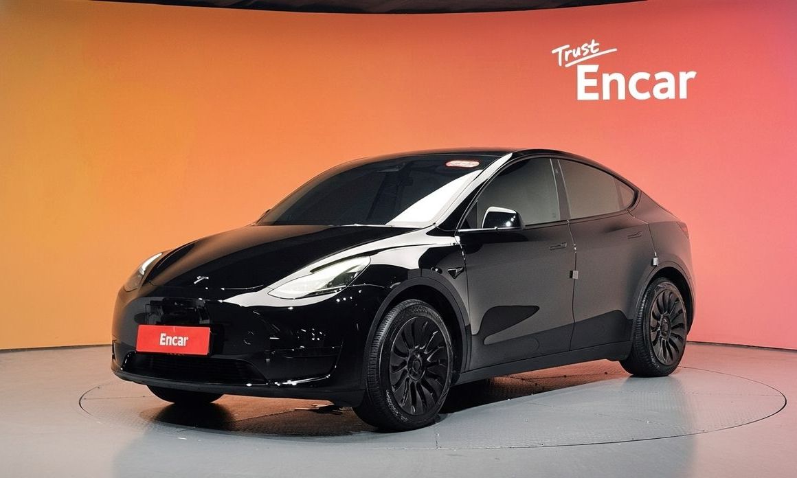 Tesla Model Y 2024
