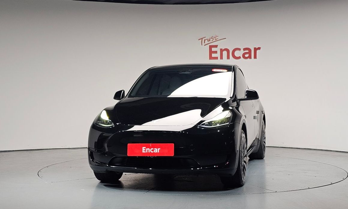 Tesla Model Y 2024
