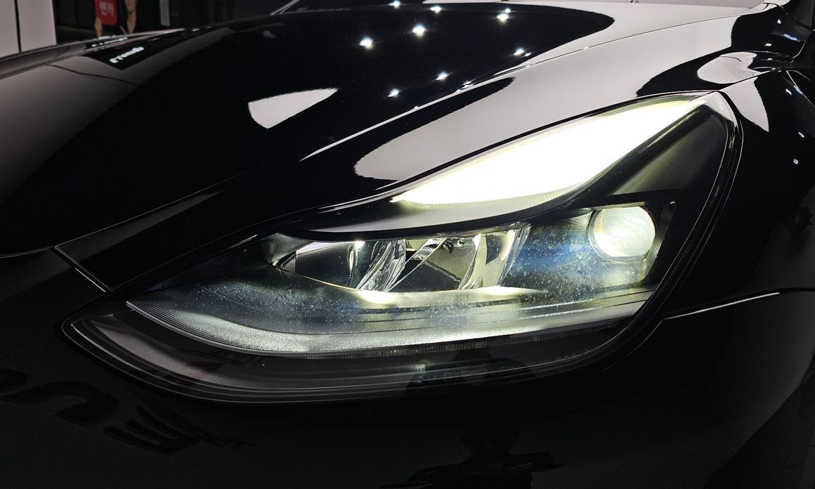 Tesla Model Y 2024