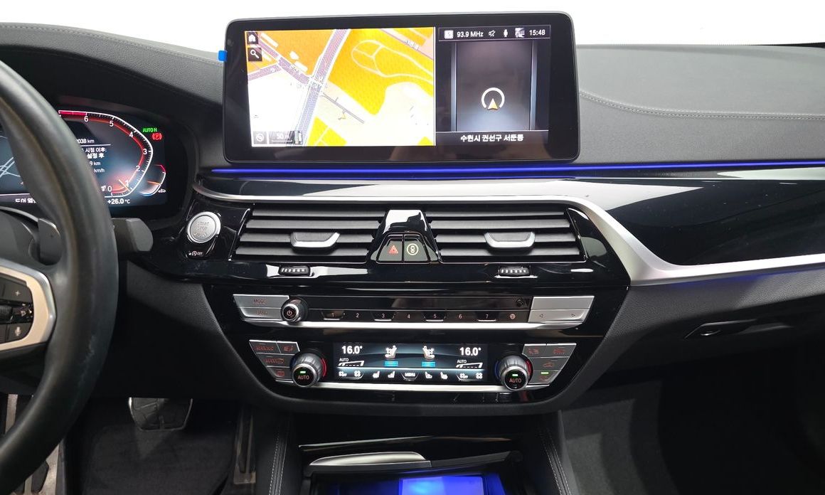 BMW 5-Series 2023