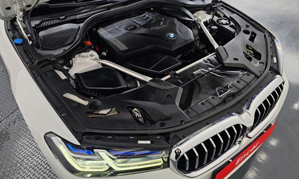 BMW 5-Series 2023
