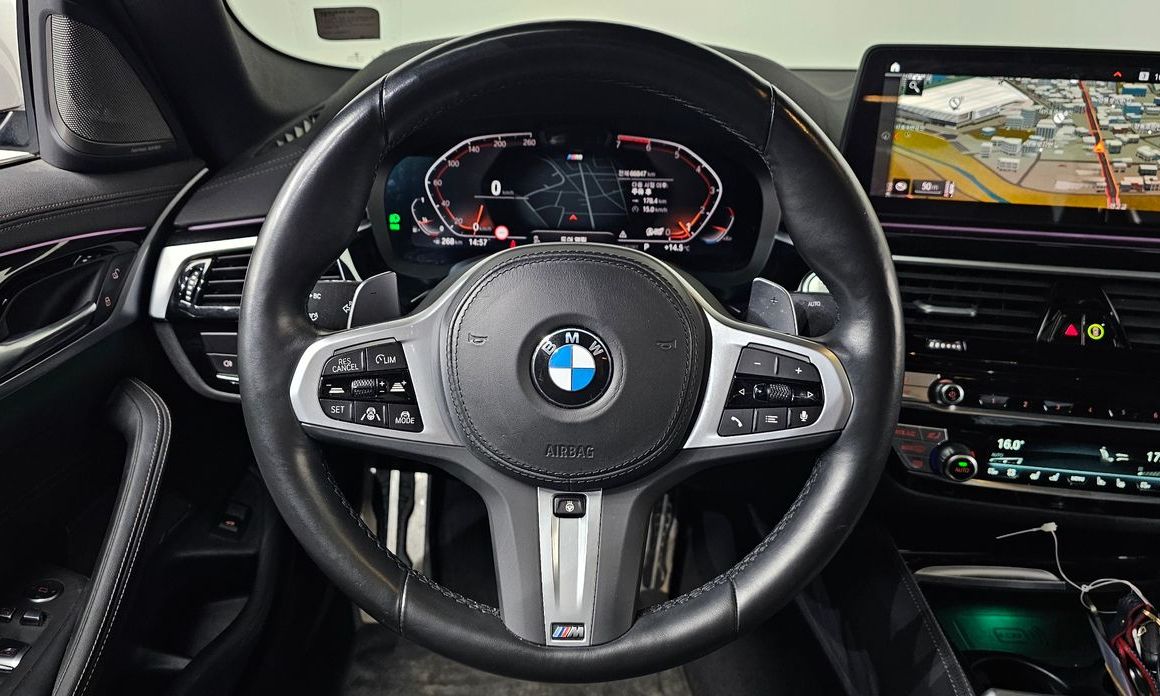 BMW 5-Series 2023
