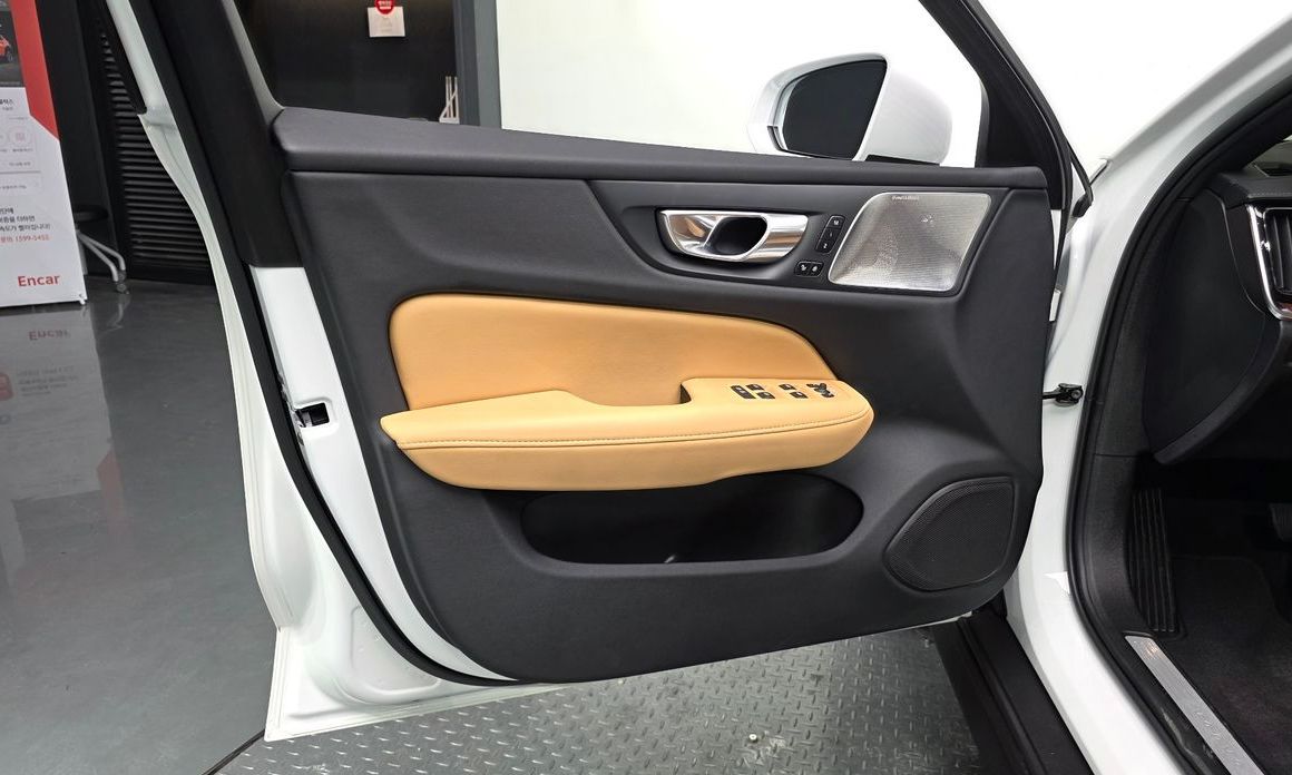 Volvo V60 2023