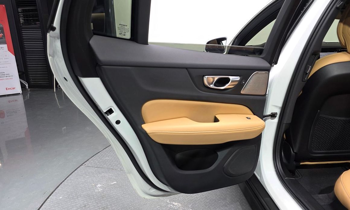 Volvo V60 2023