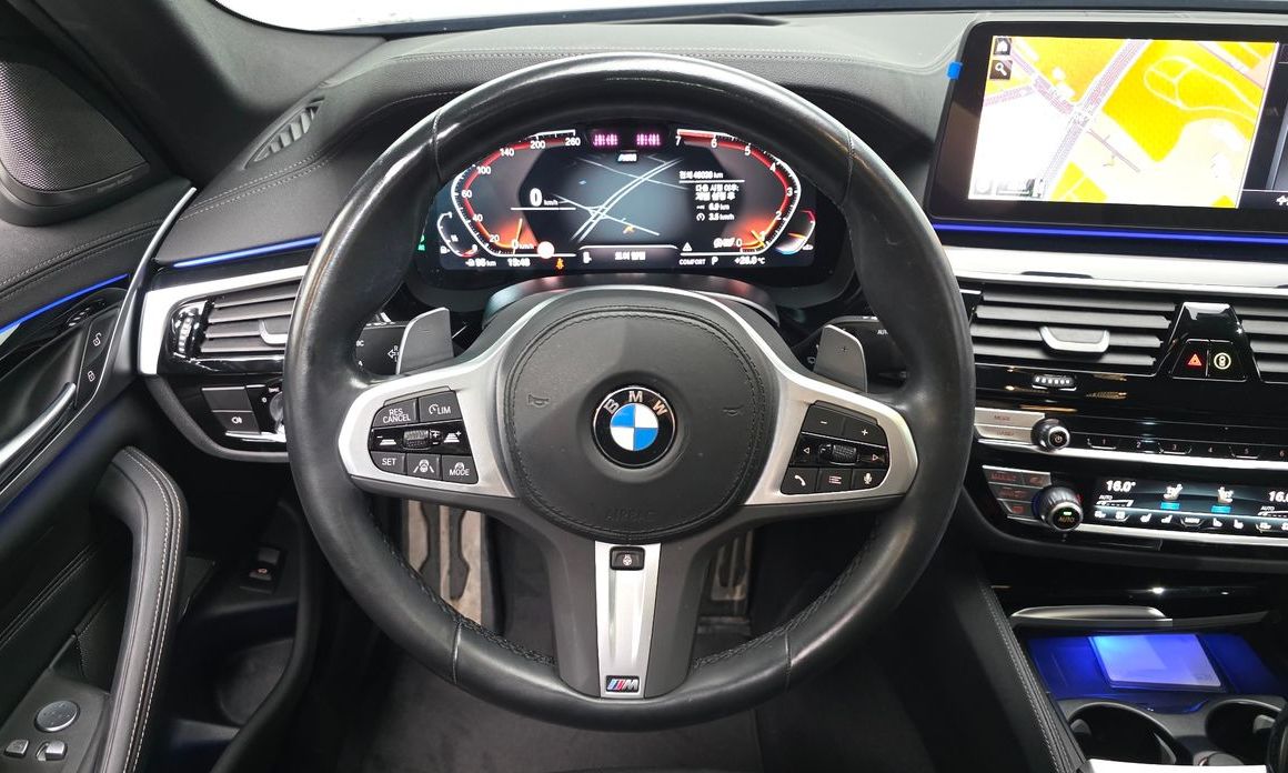 BMW 5-Series 2023