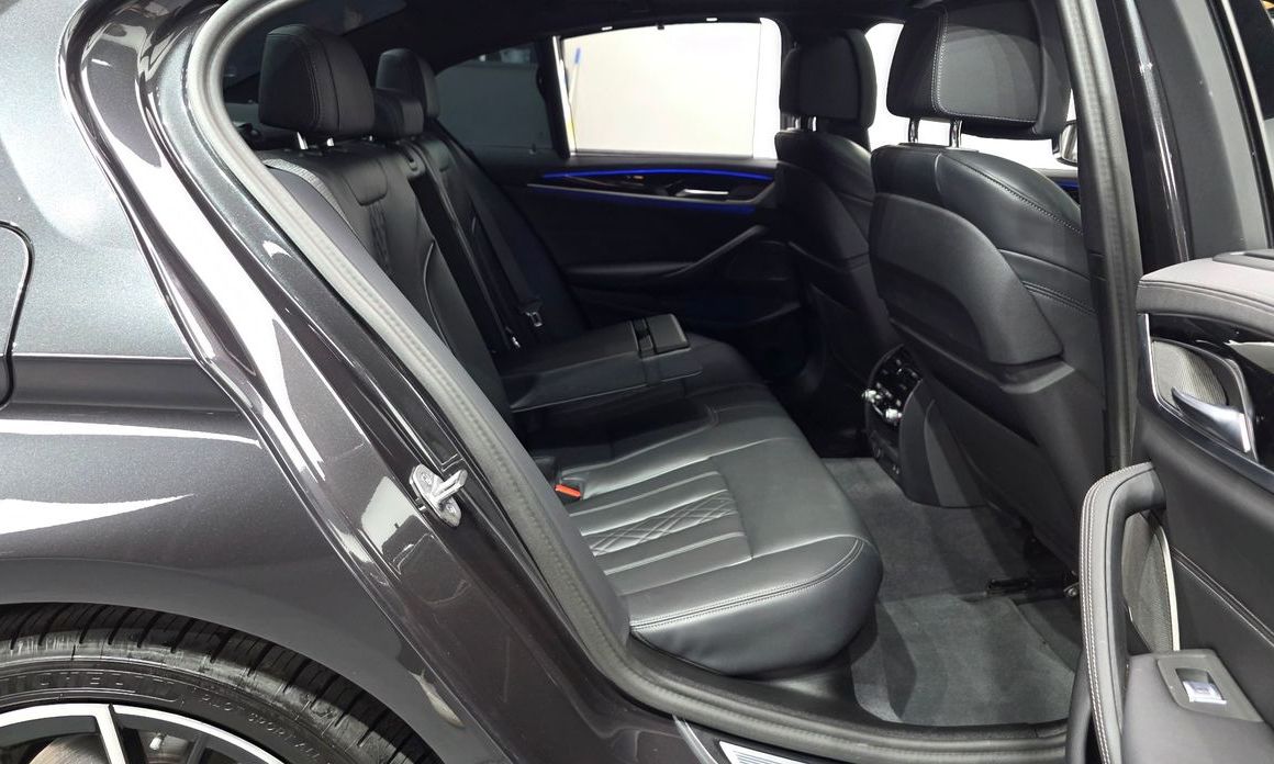 BMW 5-Series 2023