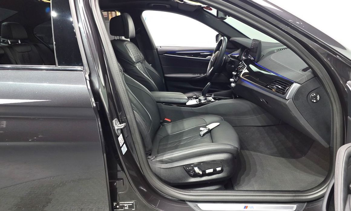 BMW 5-Series 2023