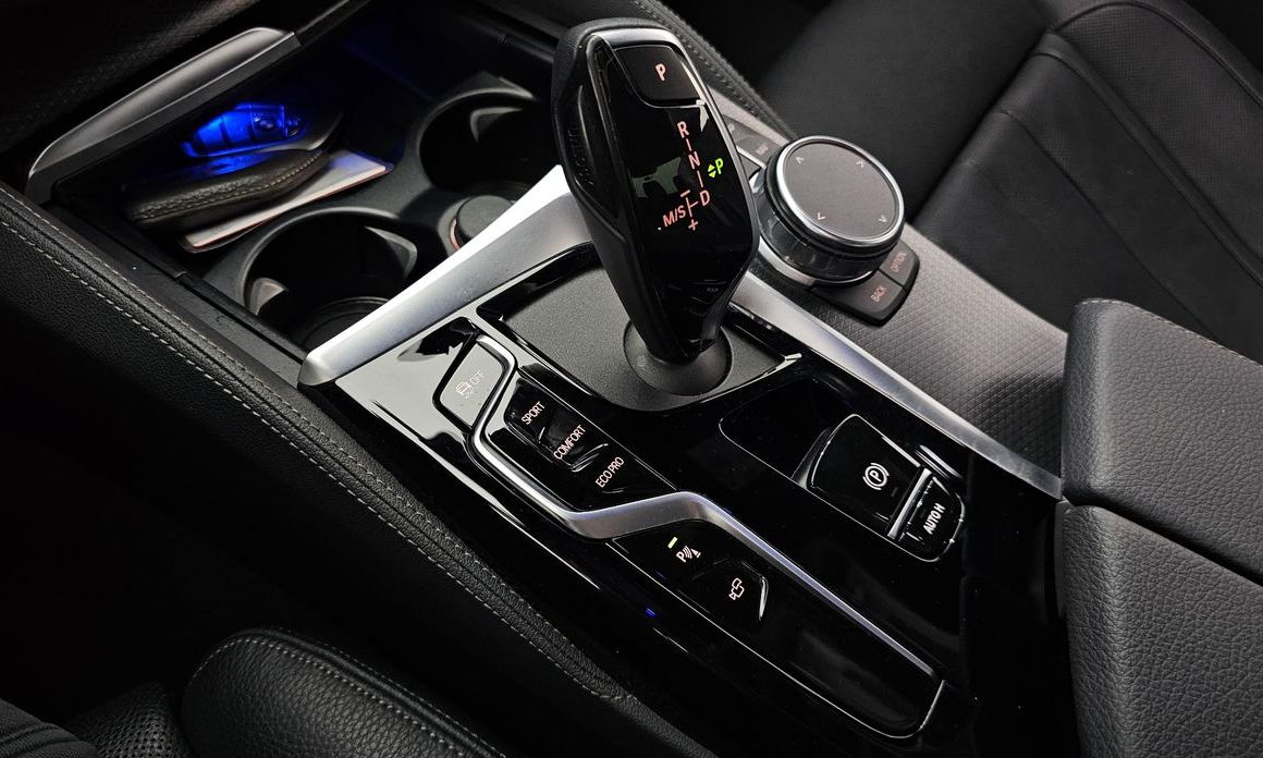 BMW 5-Series 2023