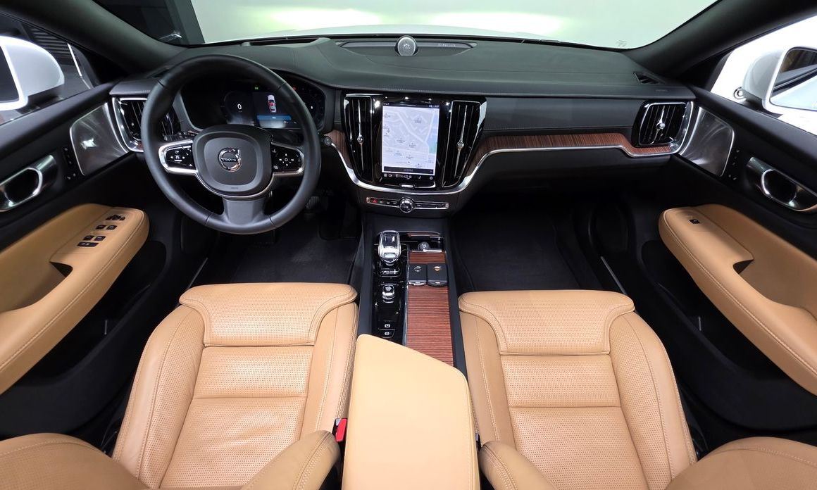 Volvo V60 2023
