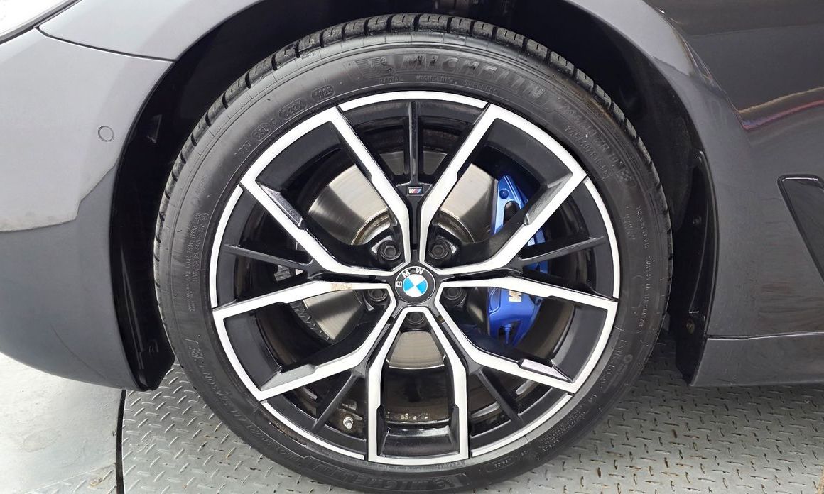 BMW 5-Series 2023