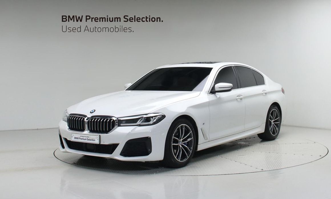 BMW 5-Series 2023