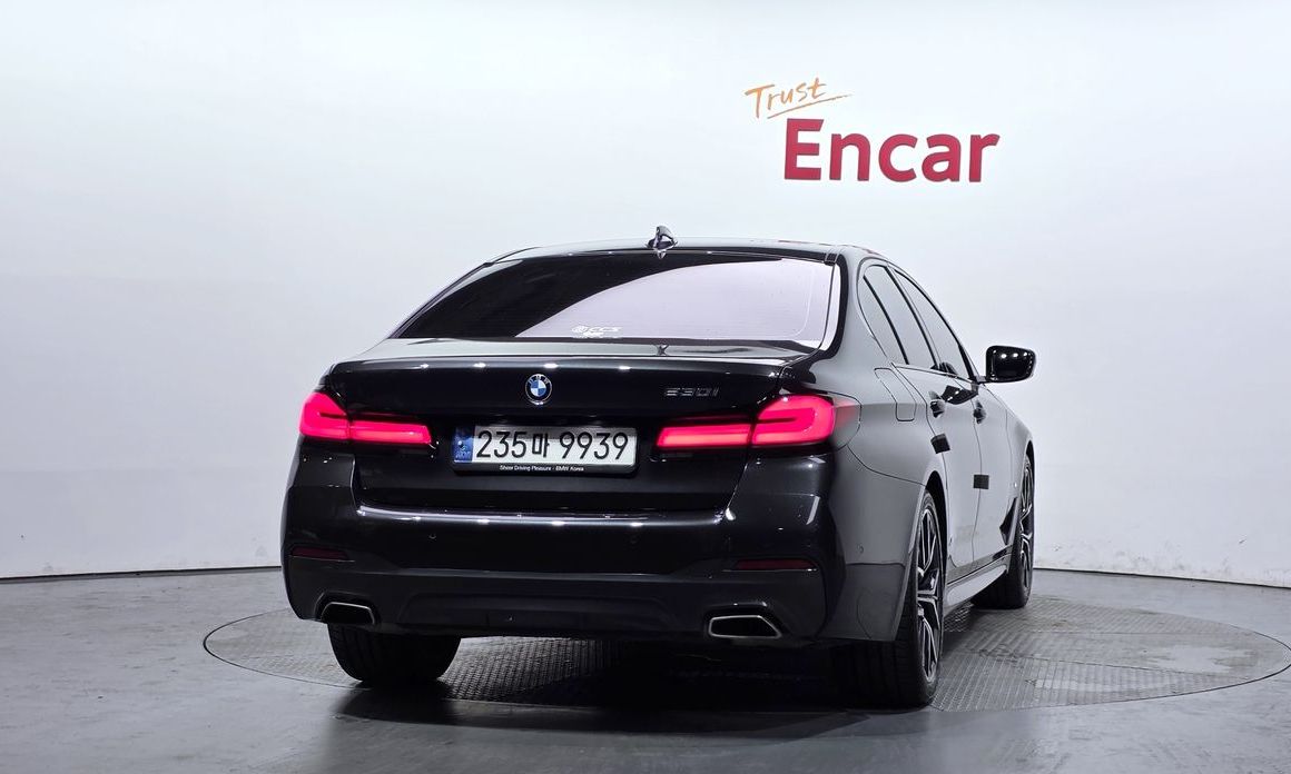 BMW 5-Series 2023