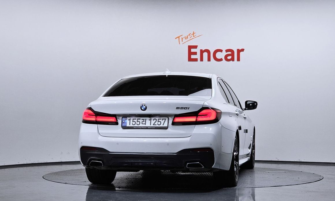 BMW 5-Series 2023