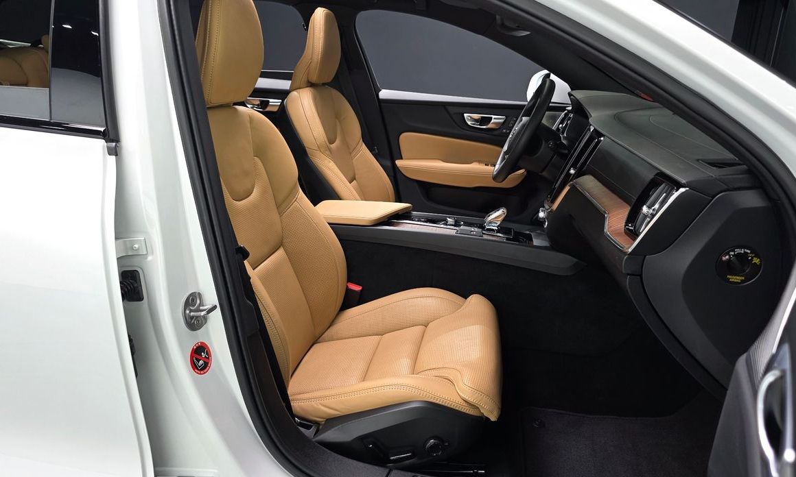 Volvo V60 2023
