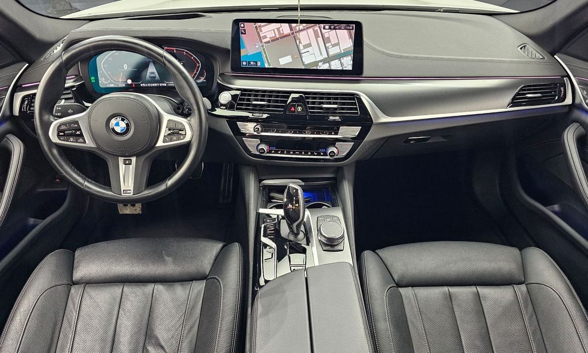 BMW 5-Series 2023