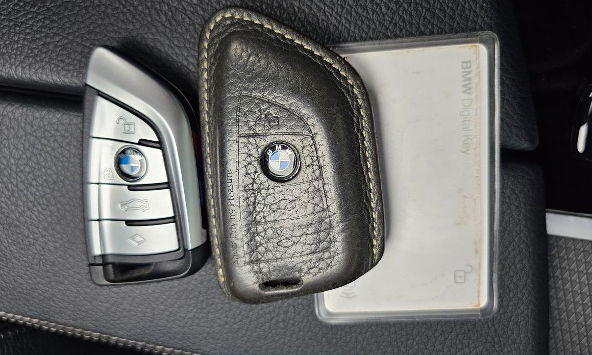 BMW 5-Series 2023