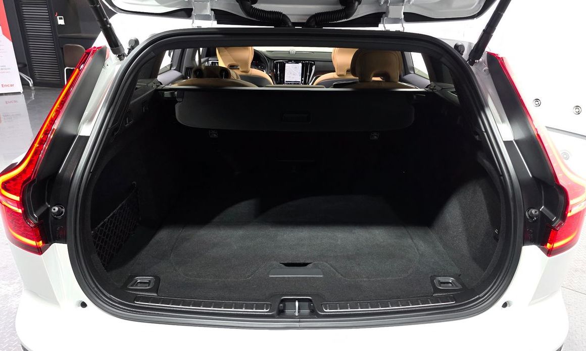 Volvo V60 2023