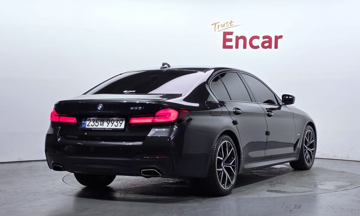 BMW 5-Series 2023