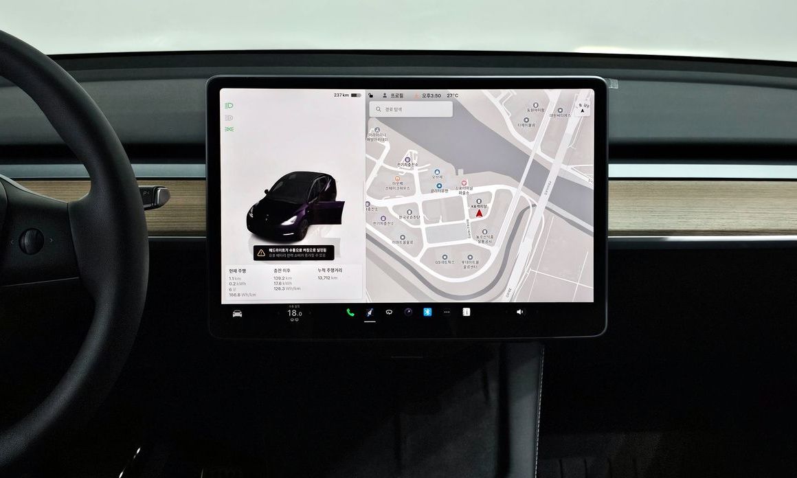 Tesla Model Y 2025