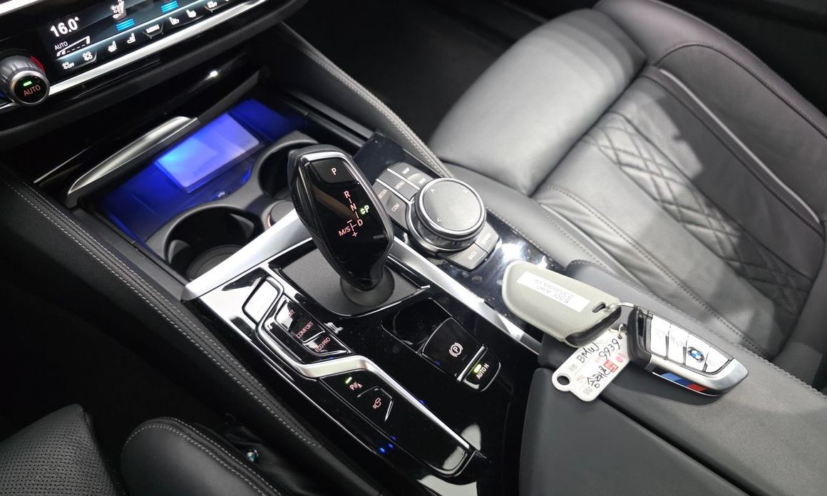 BMW 5-Series 2023