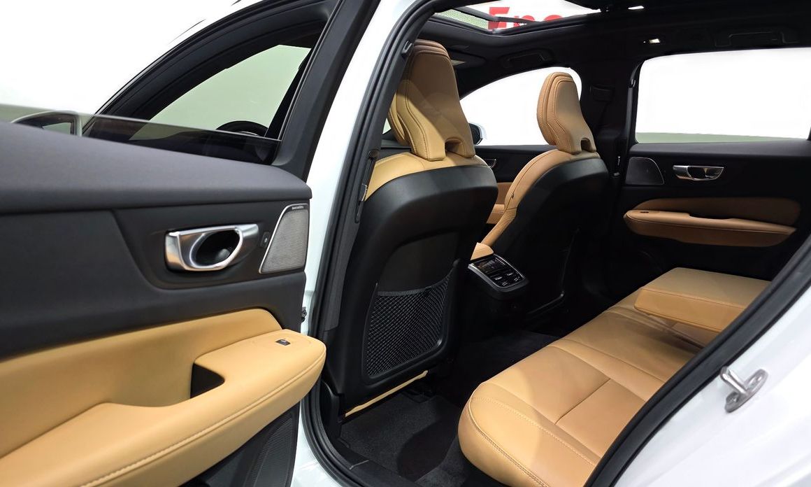 Volvo V60 2023