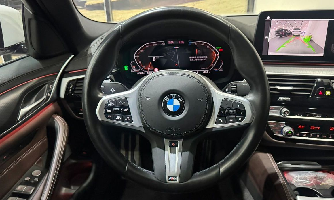 BMW 5-Series 2022
