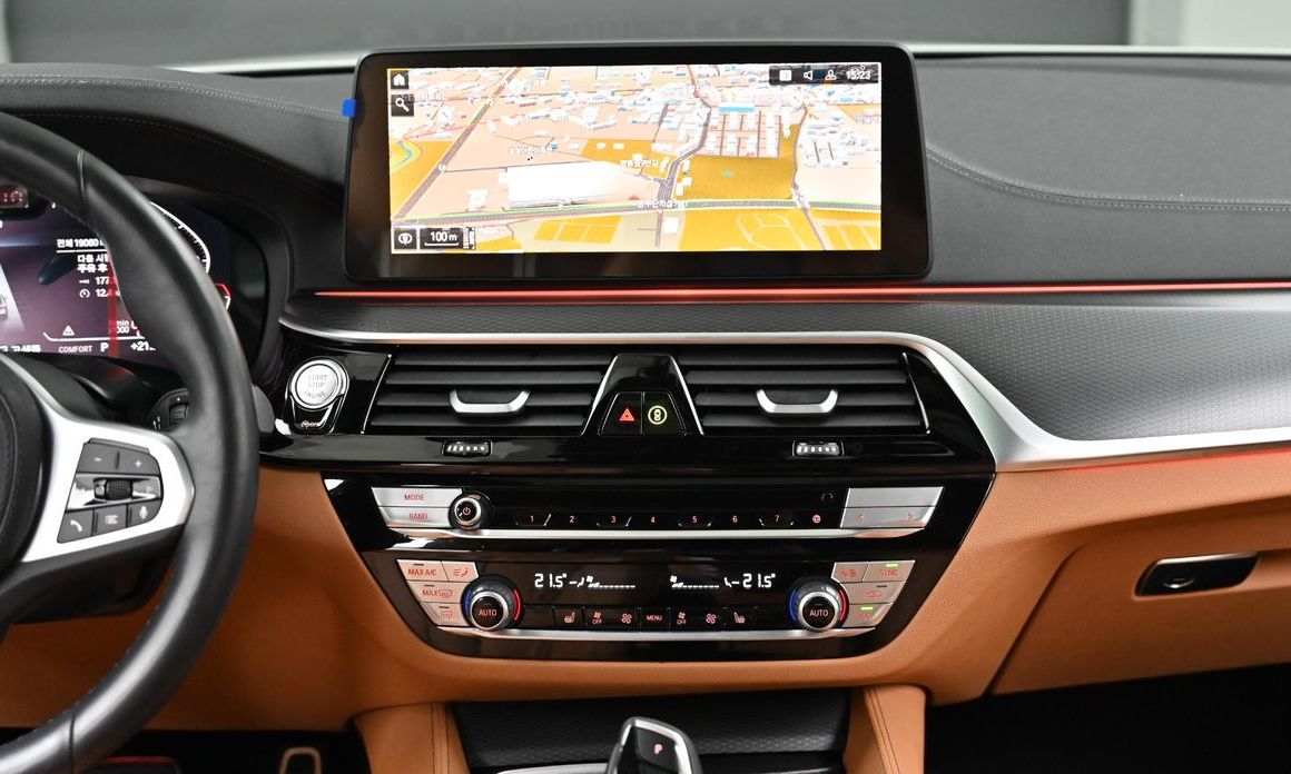 BMW 5-Series 2023