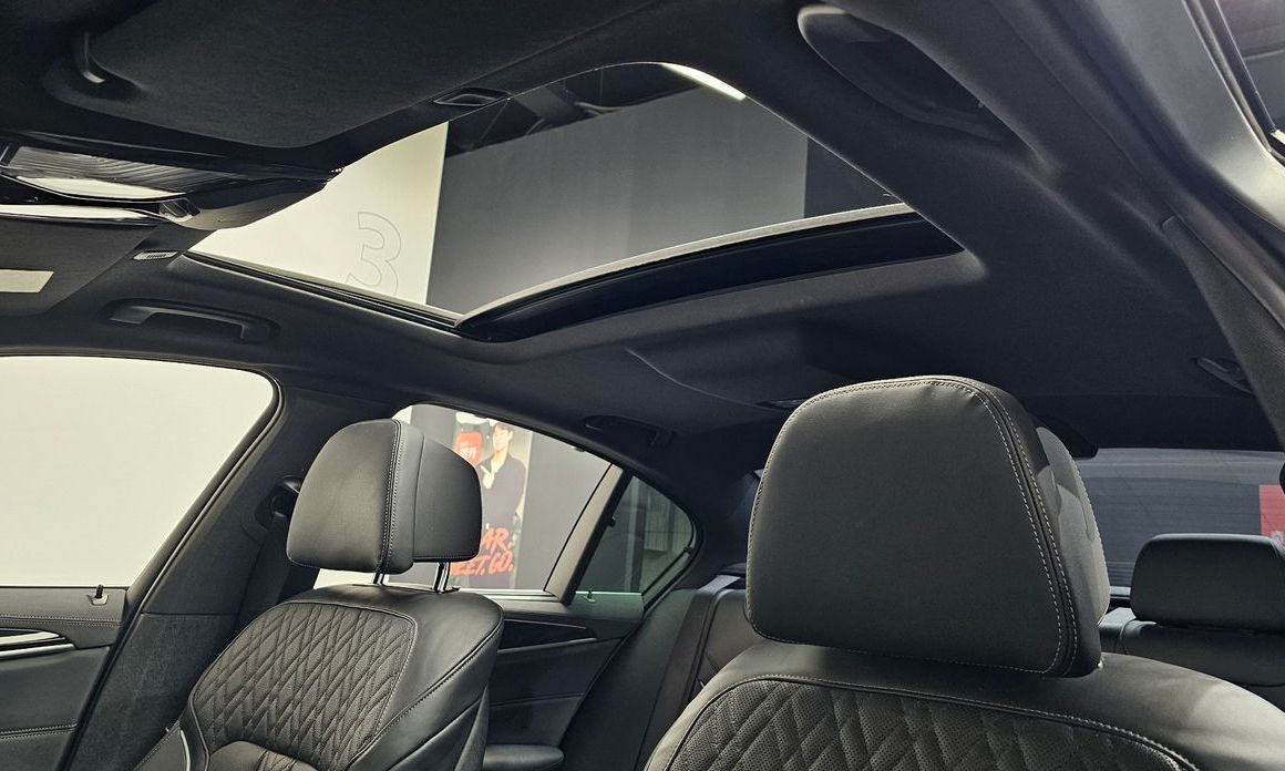 BMW 5-Series 2023