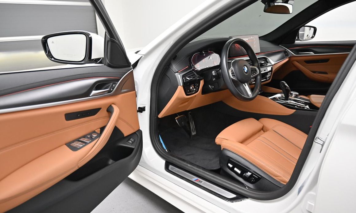 BMW 5-Series 2023