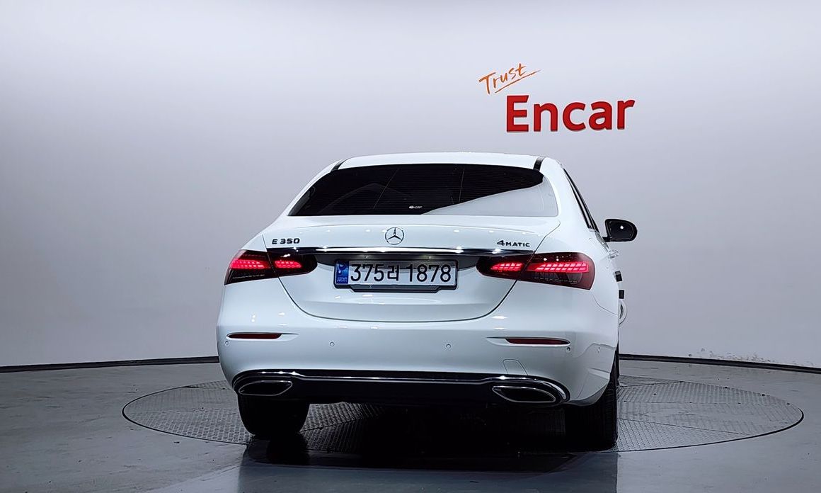Mercedes-Benz E-Class 2022