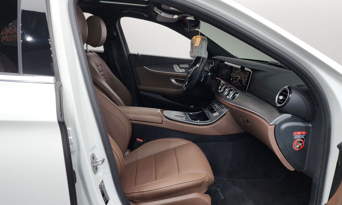 Mercedes-Benz E-Class 2022