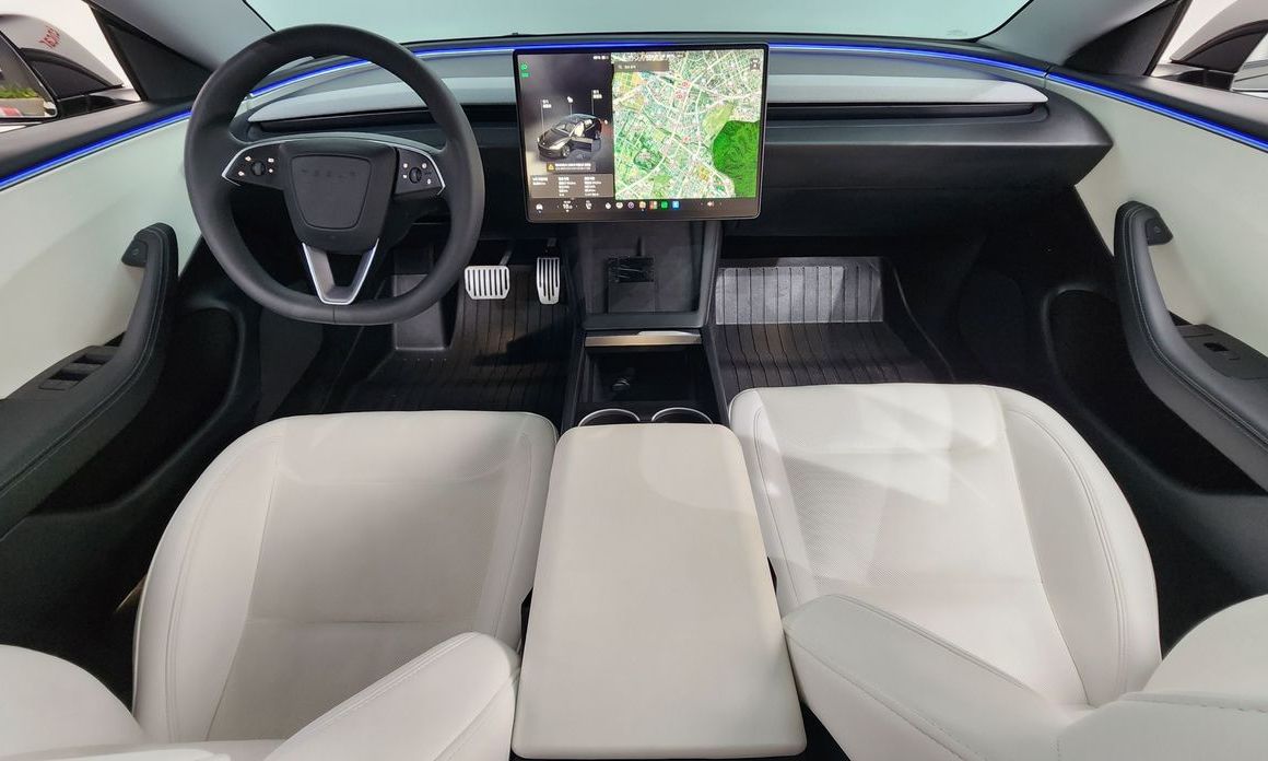 Tesla Model 3 2024