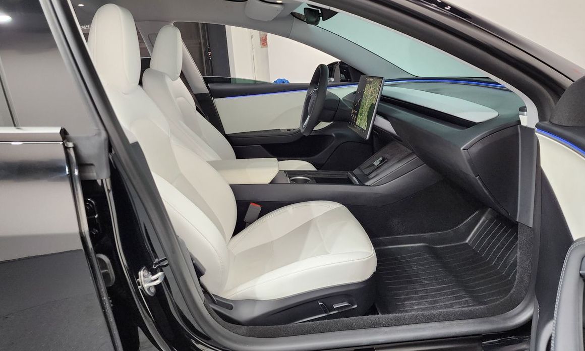 Tesla Model 3 2024