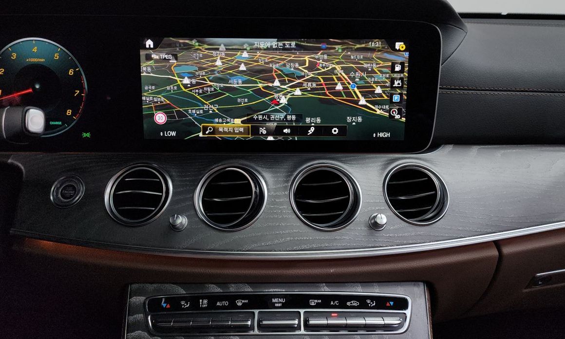 Mercedes-Benz E-Class 2022