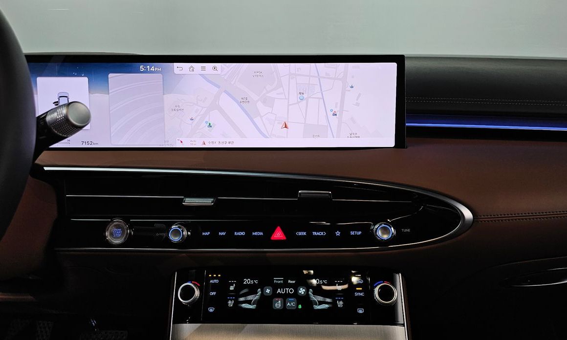 Genesis GV70 2025
