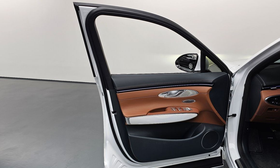 Genesis GV70 2025
