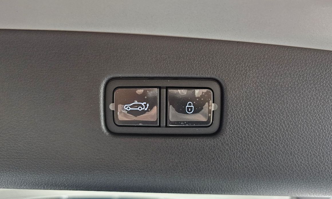 Genesis GV70 2025