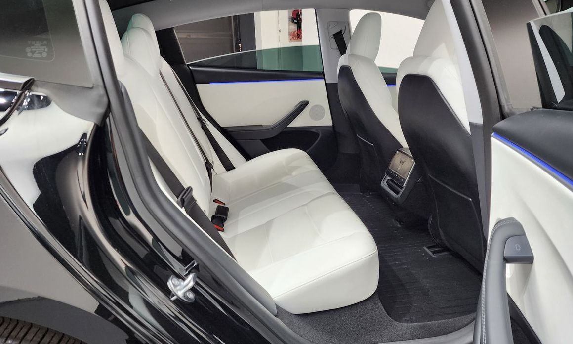 Tesla Model 3 2024
