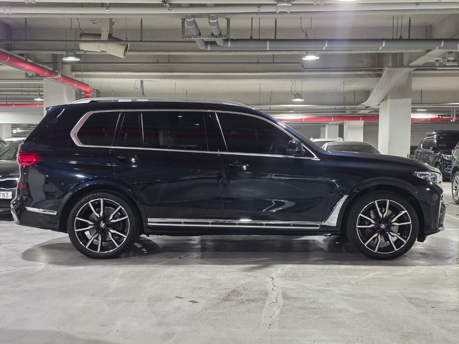 BMW X7 2021