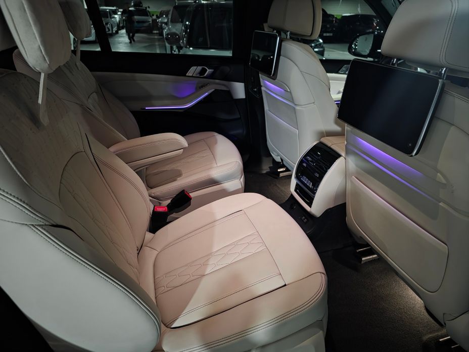 BMW X7 2021