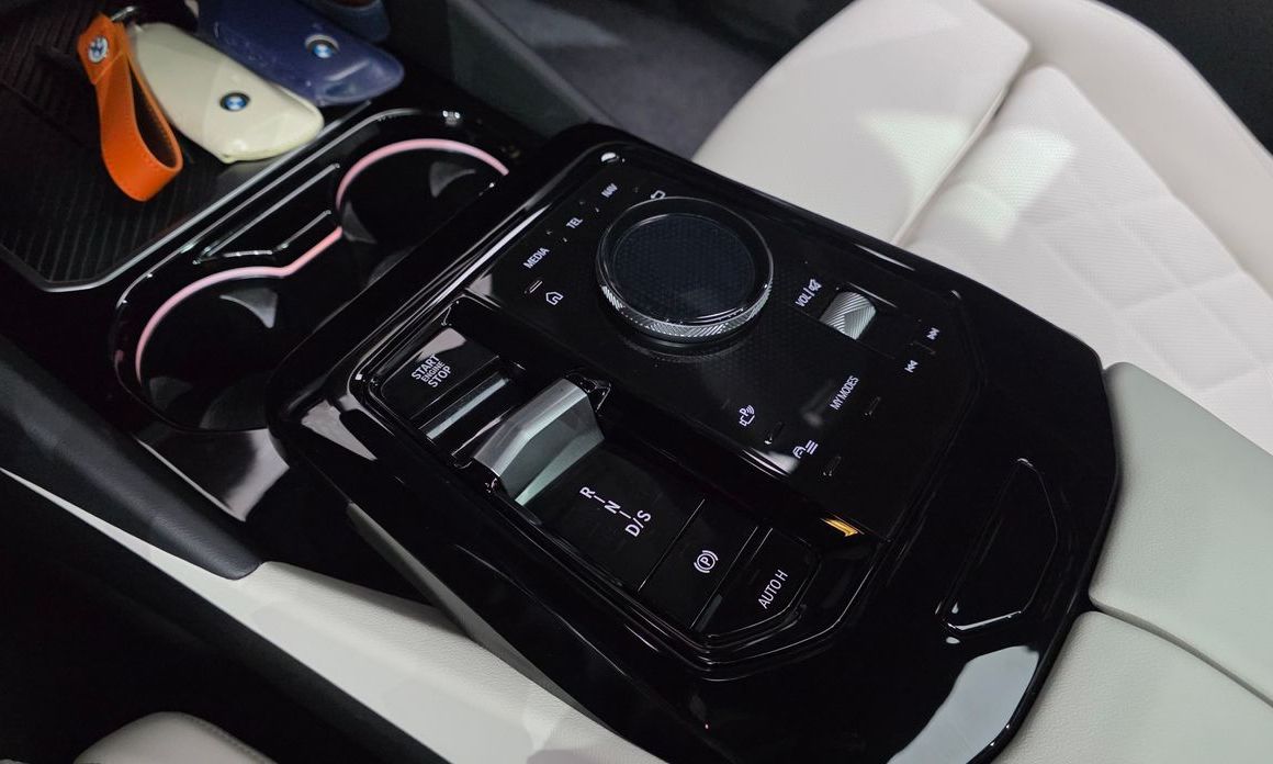 BMW 5-Series 2025