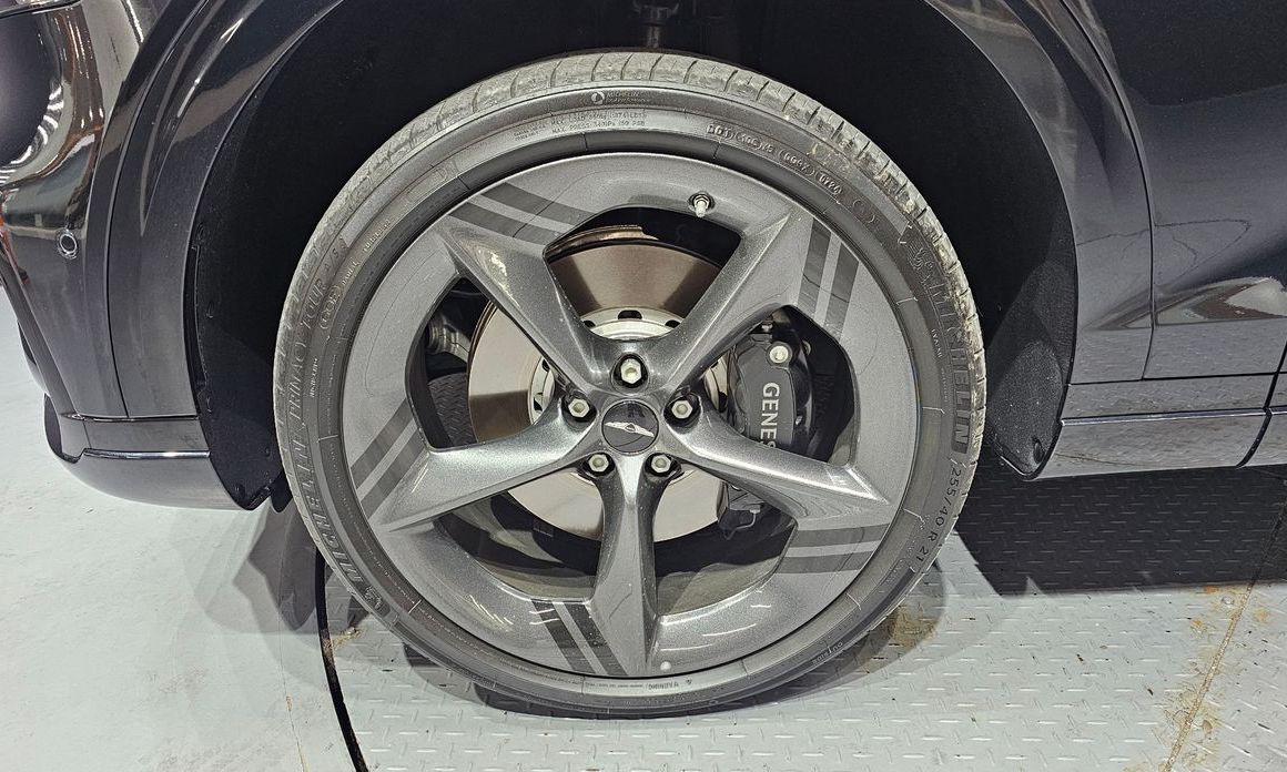 Genesis GV70 2025